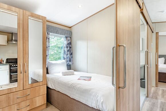 Silver Premium 2 slps 6 parking, decking, LV, Silver Premium 2 slps 6 parking, decking, LV Pet, Silver Premium 2 Bedroom Caravan, Sleeps 6. With decking - Fallbarrow, Bowness-on-Windermere