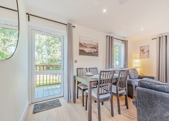 Two Bedroom Lodge - Pantglas Farm, Whitland