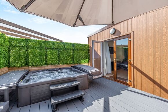 Two Bedroom Lodge - Pantglas Farm, Whitland