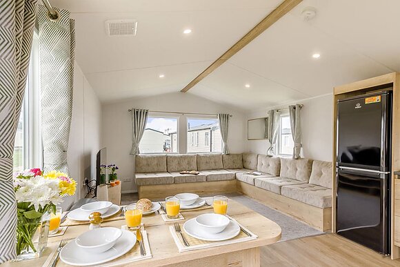 Silver 2 Bedroom Caravan, slps 6, decking - Grannies Heilan Hame, Embo, Sutherland