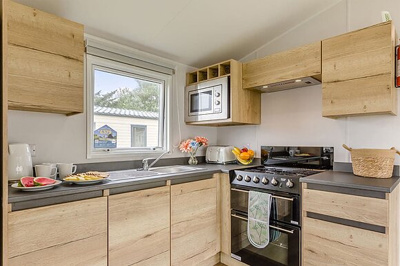 Silver 2 Bedroom Caravan, slps 6, decking P - Heacham Beach, Heacham