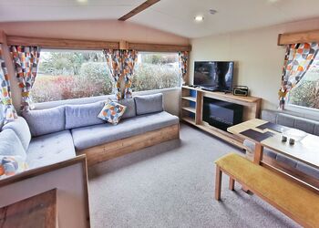 Gold Plus 3 No Pets Sleeps 6  Hot Tub - Perran Heights Holiday Park, Penhallow