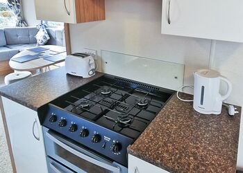 Gold Plus 3 No Pets Sleeps 6  Hot Tub - Perran Heights Holiday Park, Penhallow
