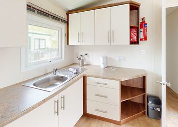 Gold Plus 3 No Pets Sleeps 6  Hot Tub - Perran Heights Holiday Park, Penhallow