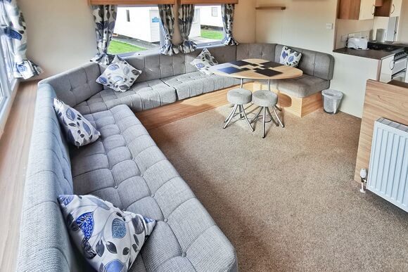 Gold Plus 3 No Pets Sleeps 6  Hot Tub - Perran Heights Holiday Park, Penhallow