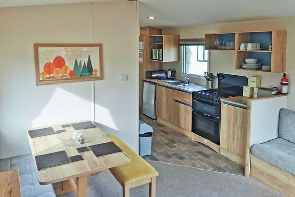 Gold Plus 3 No Pets Sleeps 6  Hot Tub - Perran Heights Holiday Park, Penhallow