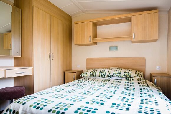 Gold Plus 3 No Pets Sleeps 6  Hot Tub - Perran Heights Holiday Park, Penhallow