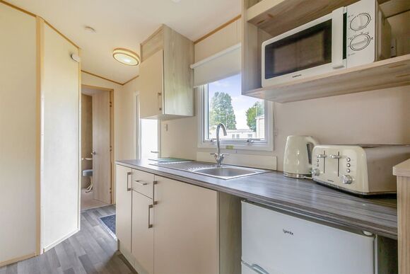 Bronze 2 Bedroom Caravan, Sleeps 4 - Highfield Grange, Clacton-on-Sea