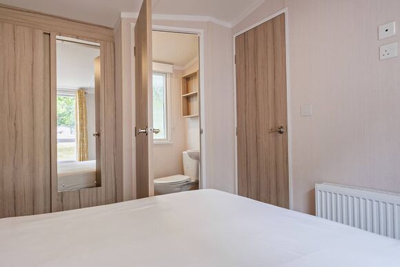 Silver 2 Bedroom Caravan, Sleeps 6 - Highfield Grange, Clacton-on-Sea