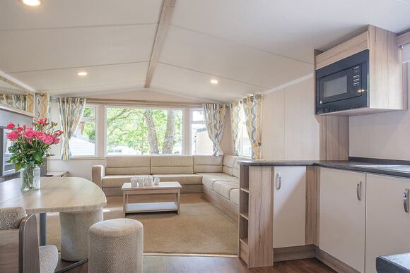 Silver Caravan with parking 6 P, Silver Caravan with parking 6 - Highfield Grange, Clacton-on-Sea