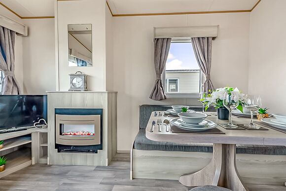 Bronze 3 Bedroom Caravan, Sleeps 8 - Highfield Grange, Clacton-on-Sea