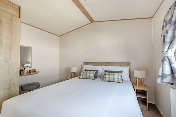 Bronze 3 Bedroom Caravan, Sleeps 8 - Highfield Grange, Clacton-on-Sea