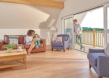 Lochside Premier Spa (Pet), Lochside Premier Spa 