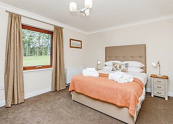 Raeburn Premier Spa (Pet)