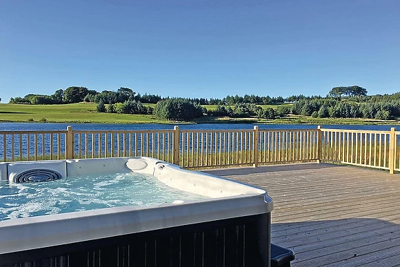 Lochside Premier Spa (Pet), Lochside Premier Spa 