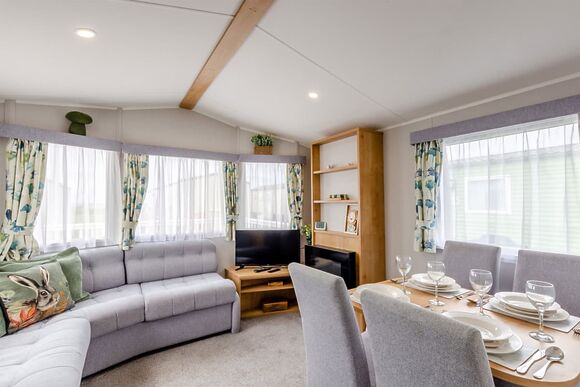 Bronze 2 Bedroom Caravan, Sleeps 4 - Kessingland Beach, Lowestoft