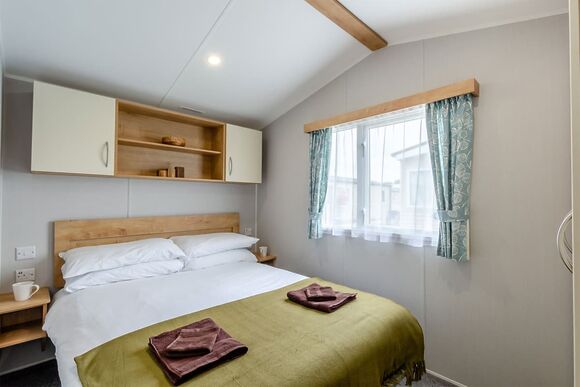 Bronze 2 Bedroom Caravan, Sleeps 4 - Kessingland Beach, Lowestoft