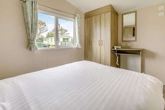 Bronze 2 Bedroom Caravan, Sleeps 6 - Kessingland Beach, Lowestoft