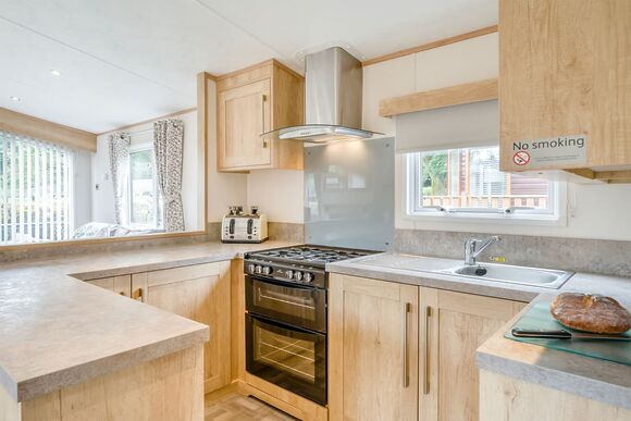 Gold Premium 3 Bedroom Caravan, Sleeps 8 - Kessingland Beach, Lowestoft