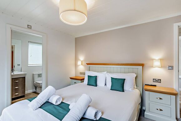 Deluxe Lodge with parking, ensuite & decking 4 - Kessingland Beach, Lowestoft