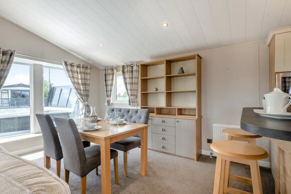 Deluxe Lodge with parking, ensuite & decking 4 P, Deluxe Lodge with parking, ensuite & decking 4 - Kessingland Beach, Lowestoft