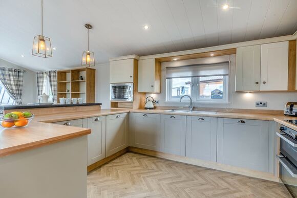 Deluxe Lodge with parking, ensuite & decking 4 P, Deluxe Lodge with parking, ensuite & decking 4 - Kessingland Beach, Lowestoft