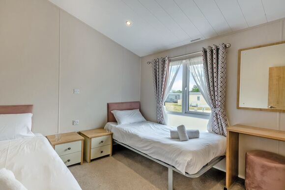Deluxe Lodge with parking, ensuite & decking 4, Deluxe Lodge with parking, ensuite & decking 4 P - Kessingland Beach, Lowestoft