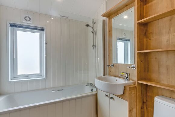 Deluxe Lodge with parking, ensuite & decking 4 P, Deluxe Lodge with parking, ensuite & decking 4 - Kessingland Beach, Lowestoft