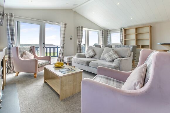 Deluxe Lodge with parking, ensuite & decking 6 - Kessingland Beach, Lowestoft