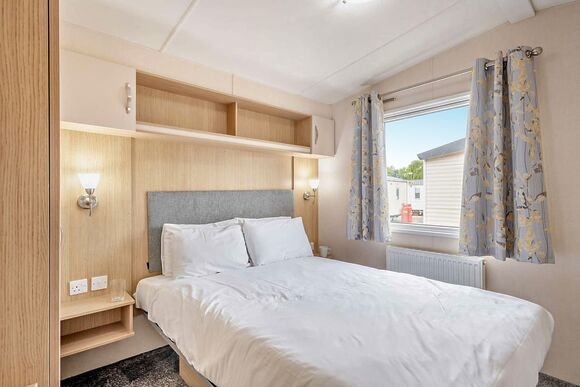 Gold 3 Bedroom Caravan, Sleeps 8. Parking, ensuite and decking. - Kessingland Beach, Lowestoft