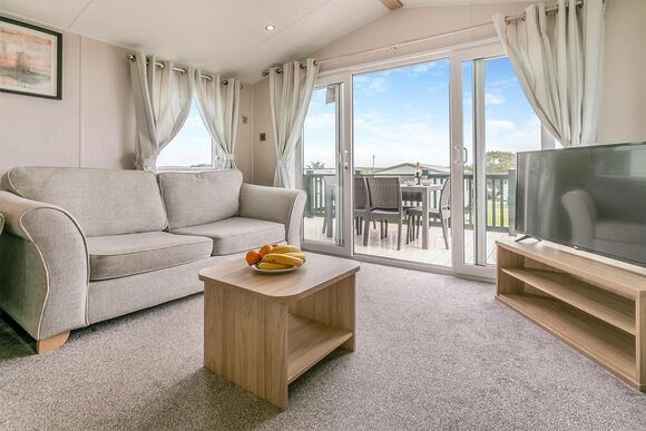 Gold Premium Caravan with parking & decking 6 P, Gold Premium Caravan with parking & decking 6, Gold Premium 2 Caravan slps 6 parking, decking - Kessingland Beach, Lowestoft