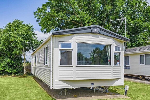Gold Premium 2 Caravan slps 6 parking, decking P - Kessingland Beach, Lowestoft