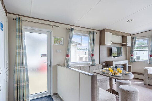 Gold Premium 2 Caravan slps 6 parking, decking P - Kessingland Beach, Lowestoft