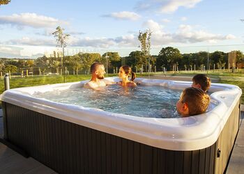 Studio Lodge - Plassey Holiday Park, Eyton, Wrexham