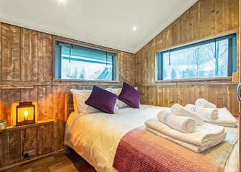 Safari Tent Plus - Plassey Holiday Park, Eyton, Wrexham