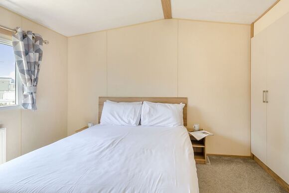 Gold 2 Bedroom Caravan, Sleeps 6 - Landguard, Shanklin