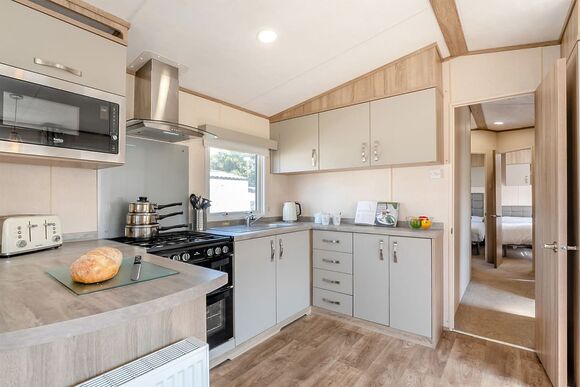 Gold Premium 3 Bedroom Caravan, Sleeps 8 - Landguard, Shanklin