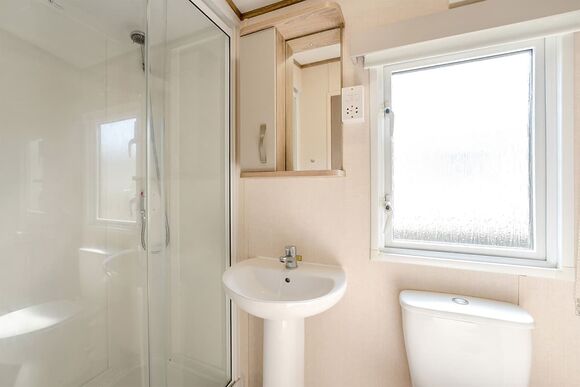 Gold Premium 3 Bedroom Caravan, Sleeps 8 - Landguard, Shanklin