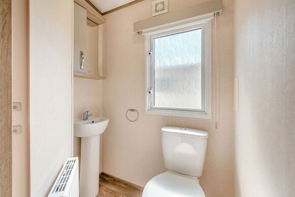 Gold Premium 3 Bedroom Caravan, Sleeps 8 - Landguard, Shanklin