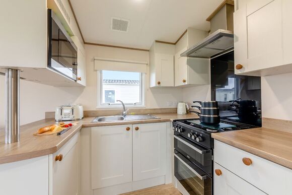 Silver 2 Bedroom Caravan, Sleeps 6 P, Silver 2 Bedroom Caravan, Sleeps 6 - Landguard, Shanklin
