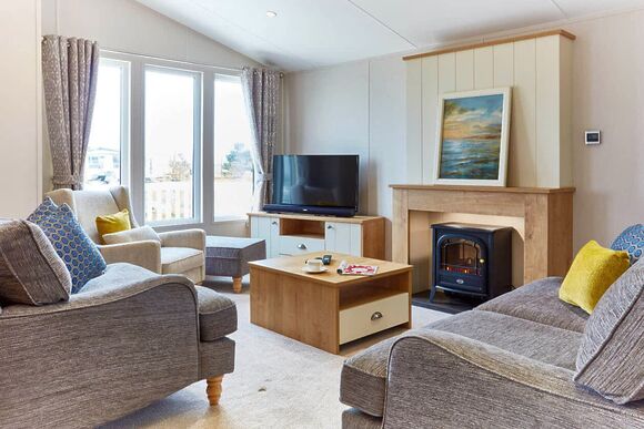 Prestige Lodge ensuite and decking. - Landguard, Shanklin