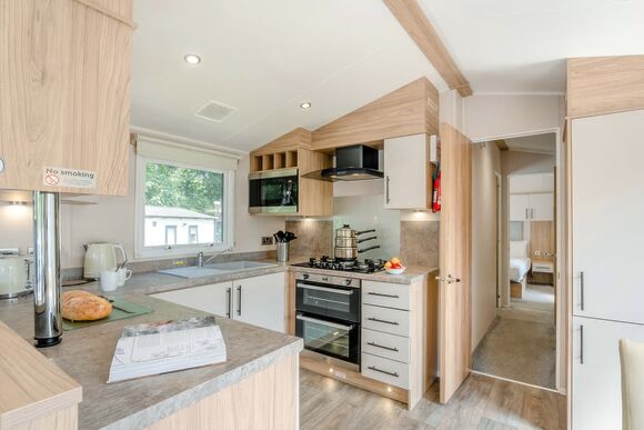 Silver Premium 2 Bed Caravan, Sleeps 6. decking. P - Landguard, Shanklin