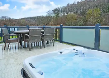 Plas Isaf Lodge Retreat, Caerwys 