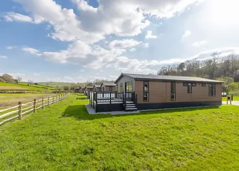 Plas Isaf Lodge Retreat, Caerwys 