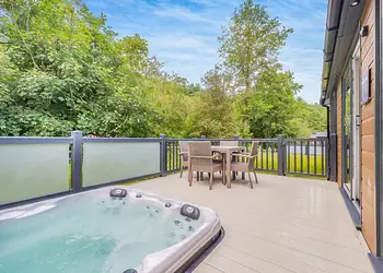 Plas Isaf Lodge Retreat, Caerwys 