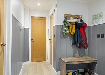 Llywelyn Premier - Plas Isaf Lodge Retreat, Caerwys 