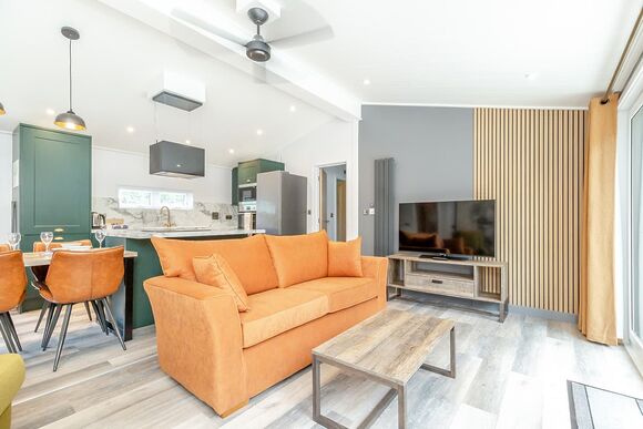 Glyndwr - Plas Isaf Lodge Retreat, Caerwys 