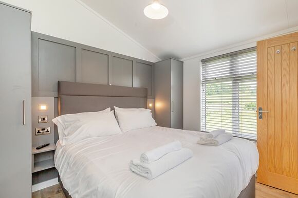 Gwynedd Premier - Plas Isaf Lodge Retreat, Caerwys 