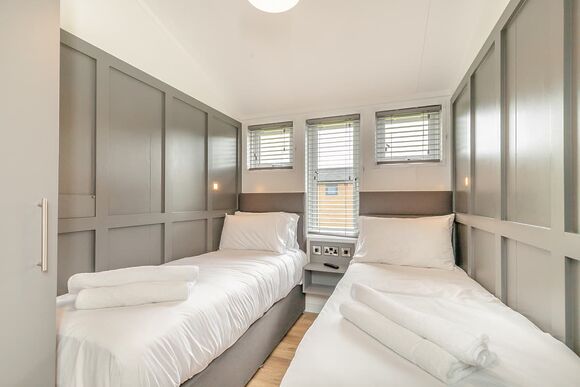 Gwynedd Premier - Plas Isaf Lodge Retreat, Caerwys 