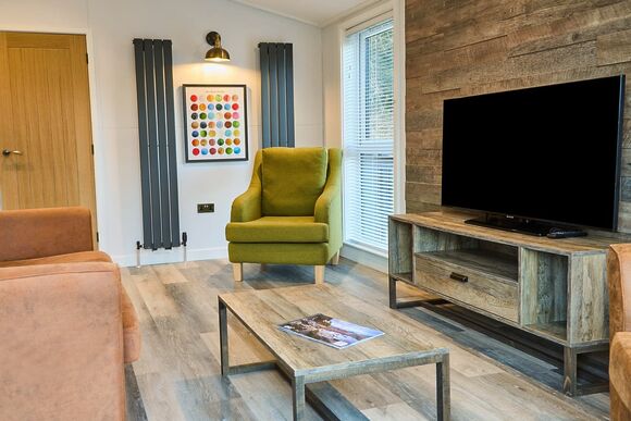 Llywelyn Premier - Plas Isaf Lodge Retreat, Caerwys 